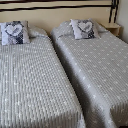 Agena فندق بريست