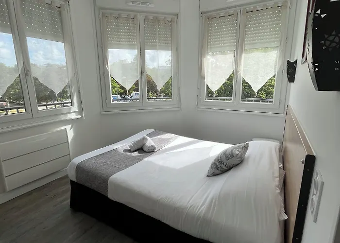 Agena ホテル ブレスト