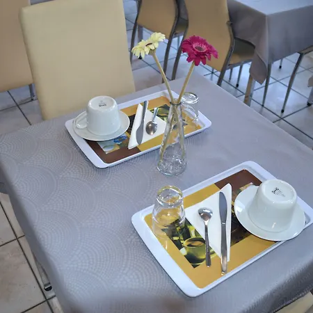 Agena Hotel 2*