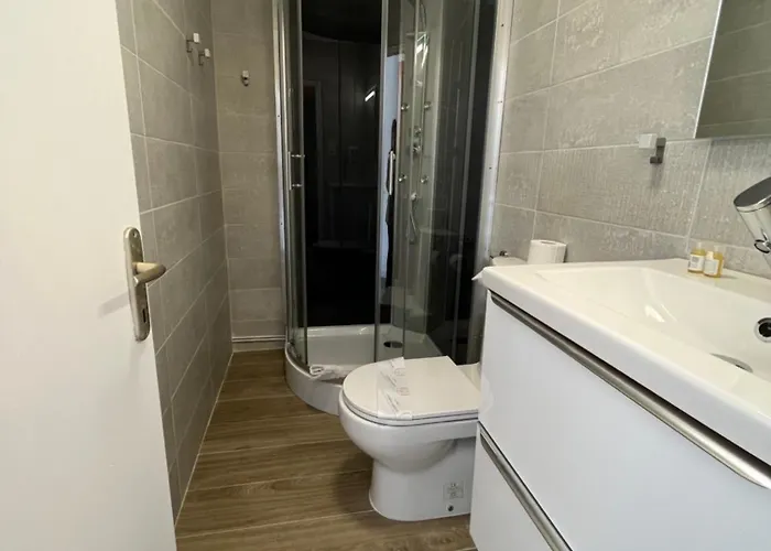 Agena Готель 2*